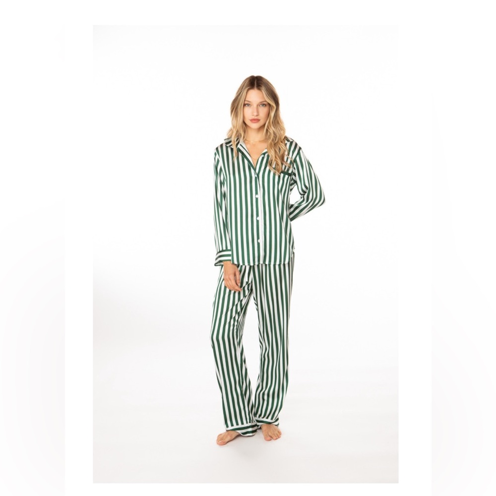Ellandemm Striped Pajama Set